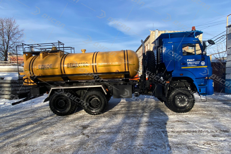 Кислотовоз АЦК-10 на шасси КАМАЗ 6522