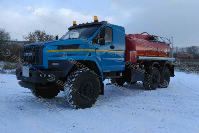 Автотопливозаправщик АТЗ-10 на базе УРАЛ NEXT 4320-72Е5 со спальным местом