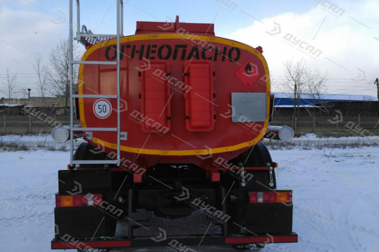 Автотопливозаправщик АТЗ-10 на базе УРАЛ NEXT 4320-72Е5 со спальным местом
