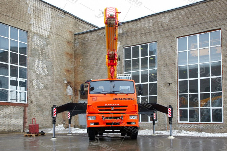 Автокран "ИВАНОВЕЦ" КС-55744 серия "БУЛЬДОГ" на шасси КамАЗ 53605 (ОВОЙД)