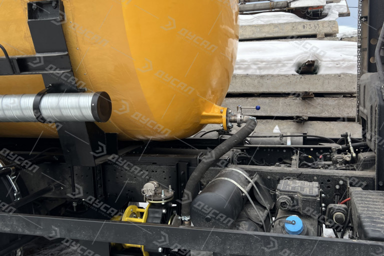 Кислотовоз АЦК-12 на шасси КАМАЗ 65115 Кислотовоз АЦК-12 на шасси КАМАЗ 65115