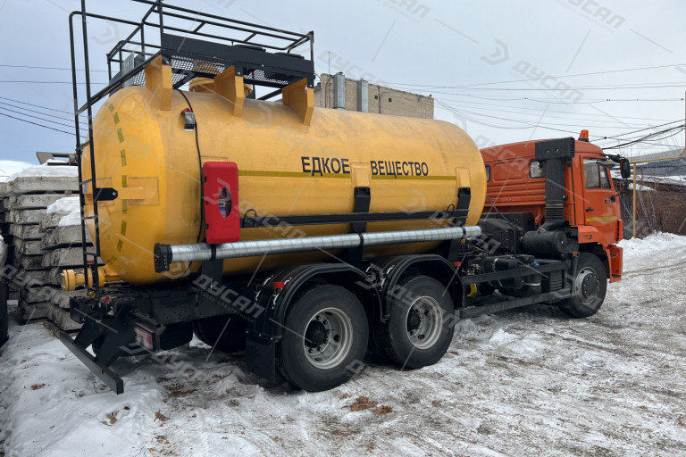 Кислотовоз АЦК-12 на шасси КАМАЗ 65115 Кислотовоз АЦК-12 на шасси КАМАЗ 65115
