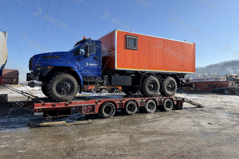 Автомобиль для перевозки взрывчатых веществ ВВ с пассажирским отсеком 6 человек на базе УРАЛ 4320 NEXT