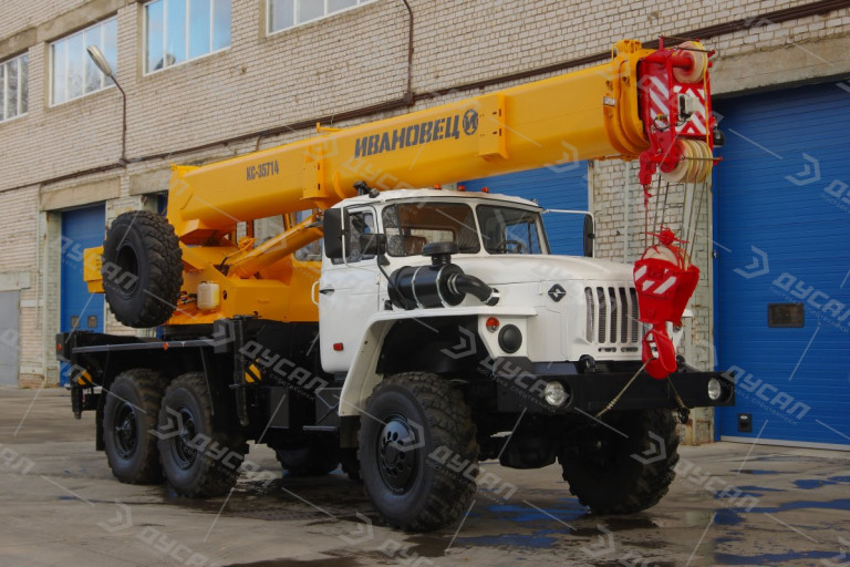 Автокран ИВАНОВЕЦ КС-35714 на шасси УРАЛ