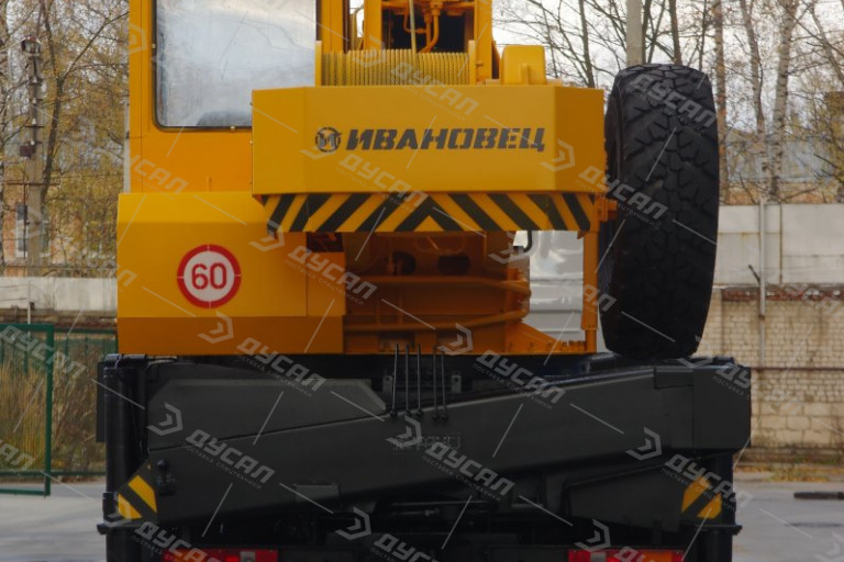 Автокран ИВАНОВЕЦ КС-35714 на шасси УРАЛ