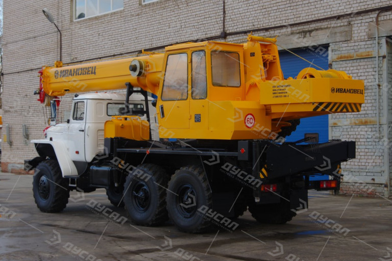 Автокран ИВАНОВЕЦ КС-35714 на шасси УРАЛ