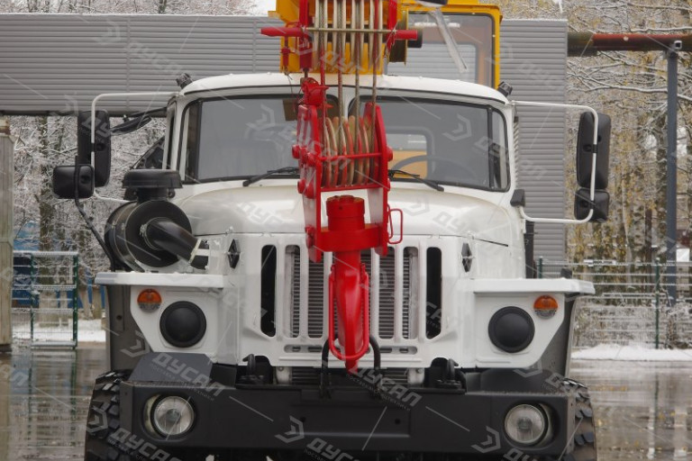 Автокран "ИВАНОВЕЦ" КС-45717-1 на шасси УРАЛ 4320 (ОВОИД)
