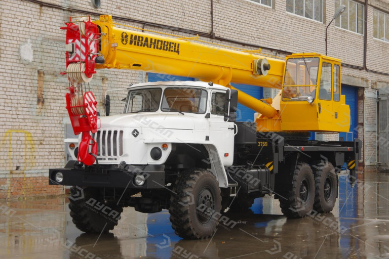 Автокран "ИВАНОВЕЦ" КС-45717-1 на шасси УРАЛ 4320 (ОВОИД)