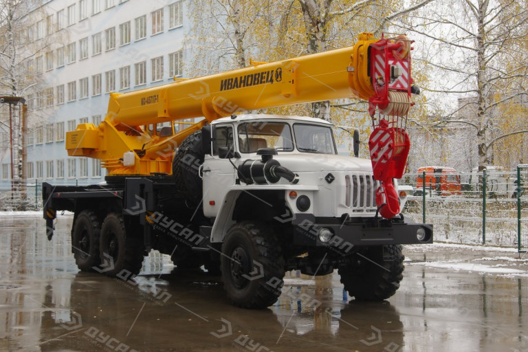 Автокран "ИВАНОВЕЦ" КС-45717-1 на шасси УРАЛ 4320 (ОВОИД)