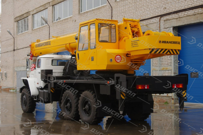 Автокран "ИВАНОВЕЦ" КС-45717-1 на шасси УРАЛ 4320 (ОВОИД)