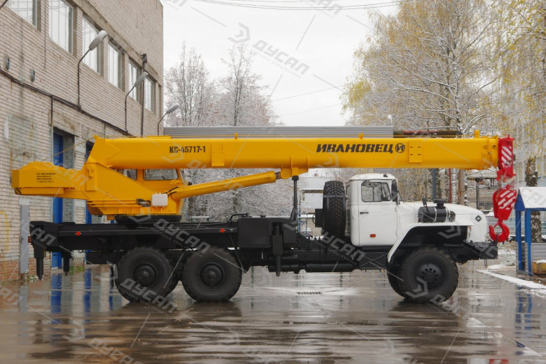 Автокран "ИВАНОВЕЦ" КС-45717-1 на шасси УРАЛ 4320 (ОВОИД)