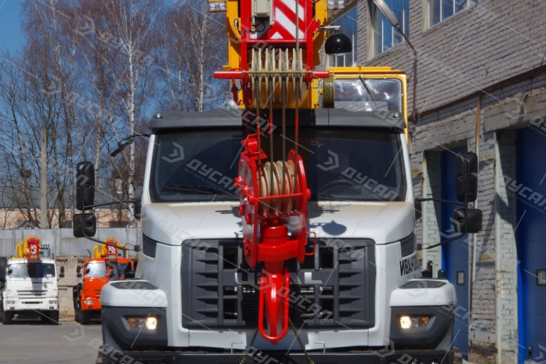 Автокран "ИВАНОВЕЦ" КС-45717-2 PLUS на шасси УРАЛ NEXT 4320 (ОВОИД)