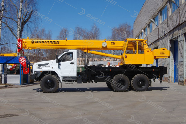 Автокран "ИВАНОВЕЦ" КС-45717-2 PLUS на шасси УРАЛ NEXT 4320 (ОВОИД)