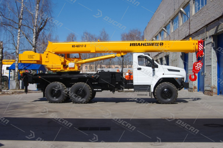 Автокран "ИВАНОВЕЦ" КС-45717-2 PLUS на шасси УРАЛ NEXT 4320 (ОВОИД)
