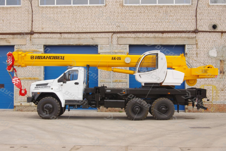 Автокран "ИВАНОВЕЦ" КС-45717-2Р ZF на шасси УРАЛ NEXT 4320 (ОВОИД)