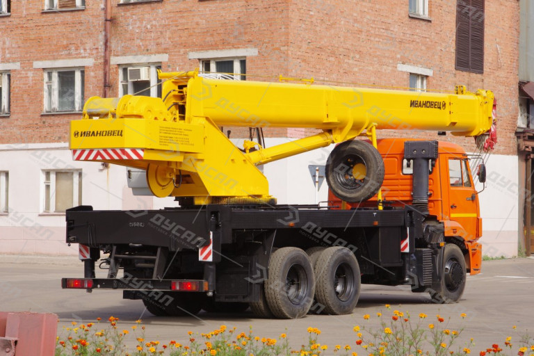 Автокран "ИВАНОВЕЦ" КС-45717К-1Р на шасси КамАЗ 65115 (ОВОЙД)