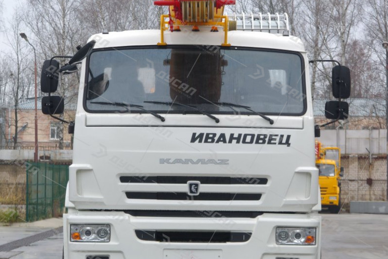 Автокран "ИВАНОВЕЦ" КС-45717К-3Р на шасси КамАЗ 43118 (ОВОИД)
