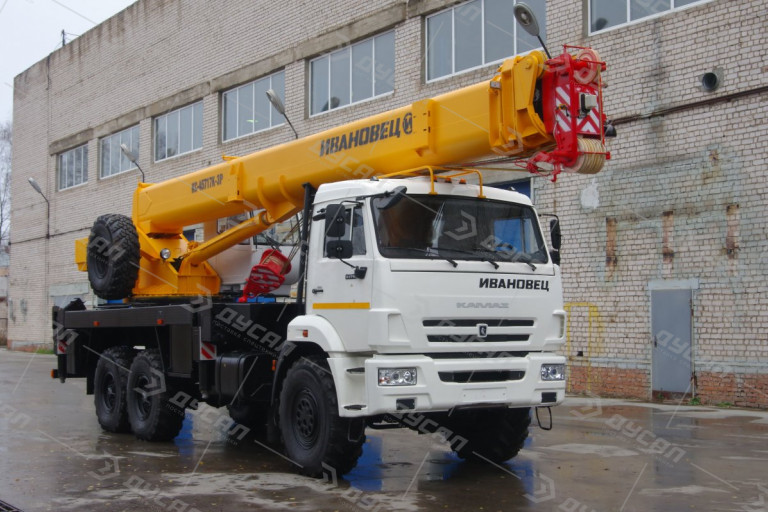 Автокран "ИВАНОВЕЦ" КС-45717К-3Р на шасси КамАЗ 43118 (ОВОИД)