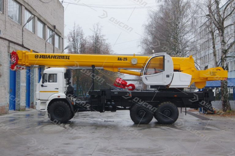 Автокран "ИВАНОВЕЦ" КС-45717К-3Р на шасси КамАЗ 43118 (ОВОИД)