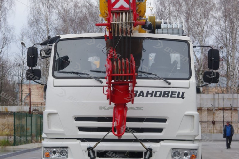Автокран "ИВАНОВЕЦ" КС-65740-7 на шасси КамАЗ 63501 (ОВОИД)