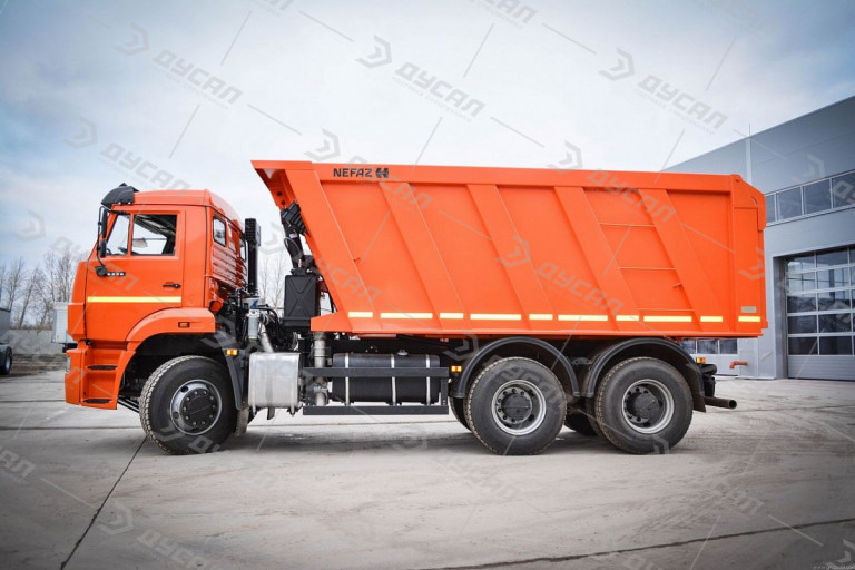 Самосвал КАМАЗ 6520-26012-53