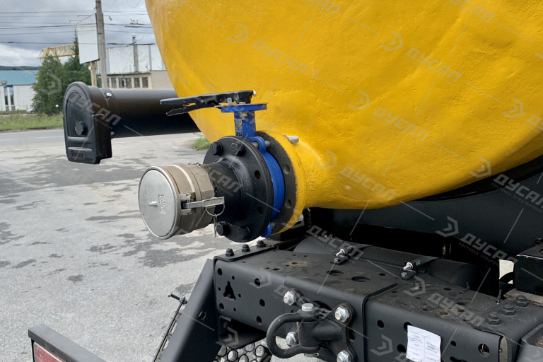 Кислотовоз АЦК-6 на шасси 53605 Кислотовоз АЦК-6 на шасси 53605