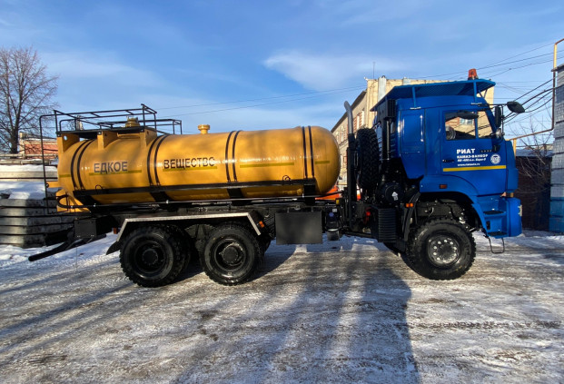 Кислотовоз АЦК-10 на шасси КАМАЗ 6522
