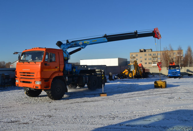 Седельный тягач КАМАЗ 43118-50 с КМУ ИМ-240А