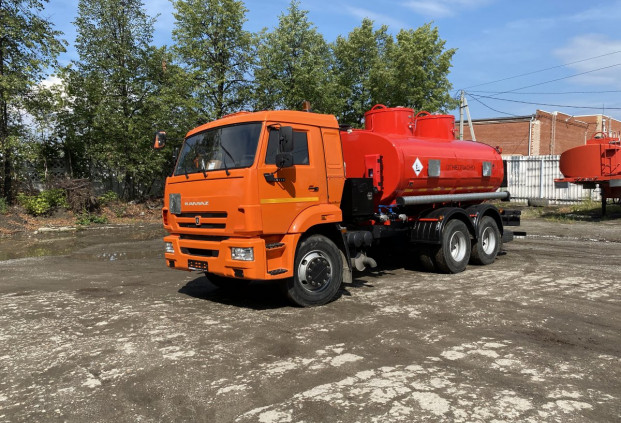 Автотопливозаправщик АТЗ-11/2 на базе КАМАЗ 65115