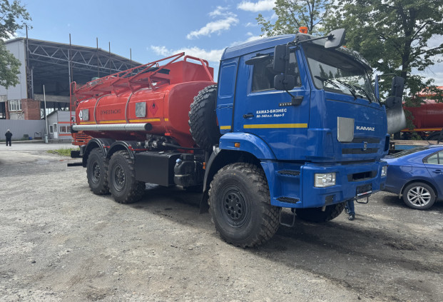Автотопливозаправщик АТЗ-12/2 на шасси КАМАЗ 43118-RR