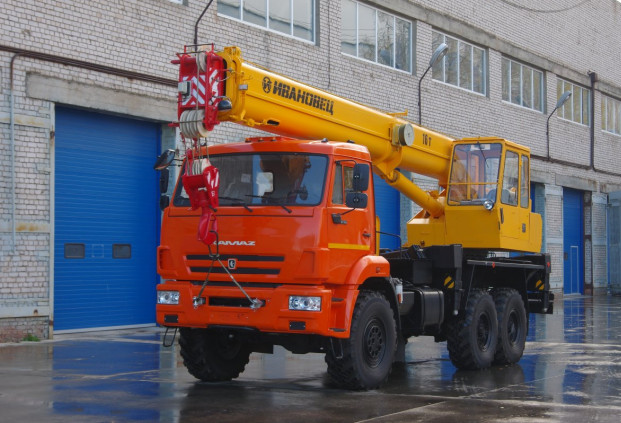 Автокран "ИВАНОВЕЦ" КС-35714К-2 на шасси КамАЗ 43118 (ОВОИД)
