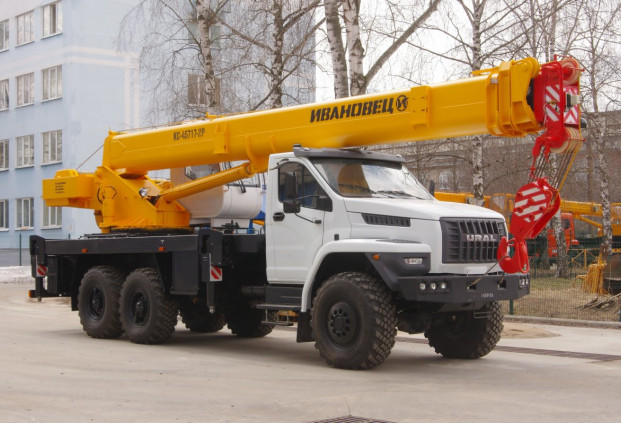 Автокран "ИВАНОВЕЦ" КС-45717-2Р ZF на шасси УРАЛ NEXT 4320 (ОВОИД)