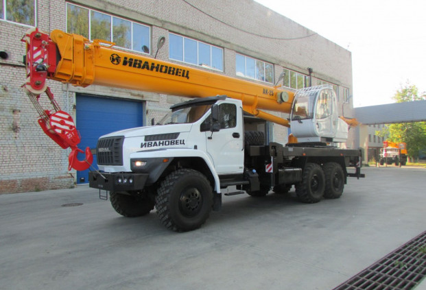 Автокран "ИВАНОВЕЦ" КС-45717-2Р AIR на шасси УРАЛ NEXT 4320 (ОВОИД)
