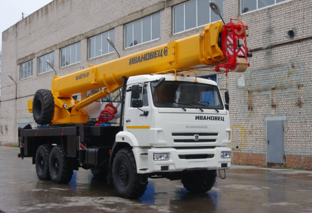 Автокран "ИВАНОВЕЦ" КС-45717К-3Р ZF на шасси КамАЗ 43118 (ОВОИД)