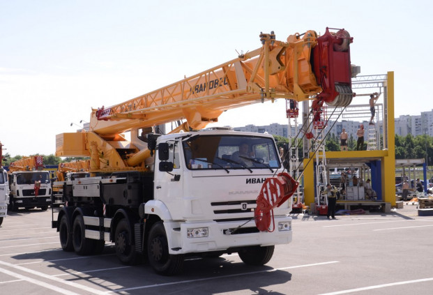 Автокран "ИВАНОВЕЦ" КС-55735-6 на шасси КамАЗ 6540 (ОВОИД)