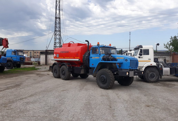 Автотопливозаправщик АТЗ-12 на базе УРАЛ 4320