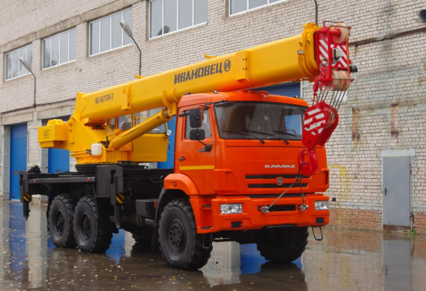 Автокран "ИВАНОВЕЦ" КС-45717К-3 на шасси КамАЗ 43118 (ОВОИД)